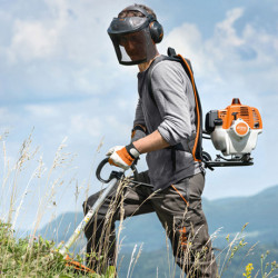 DECESPUGLIATORE STIHL FR 235 MODELLO