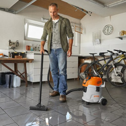 ASPIRATORE ASPIRAPOLVERE STIHL SE 33 CON