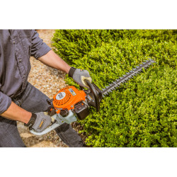 TOSASIEPI A SCOPPIO STIHL HS 45 CON LAMA